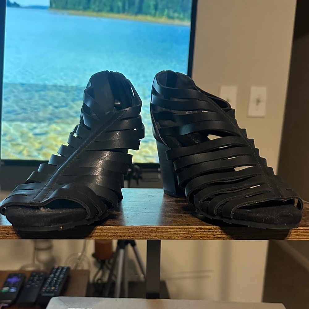 Easy Street Black Strappy Wedges